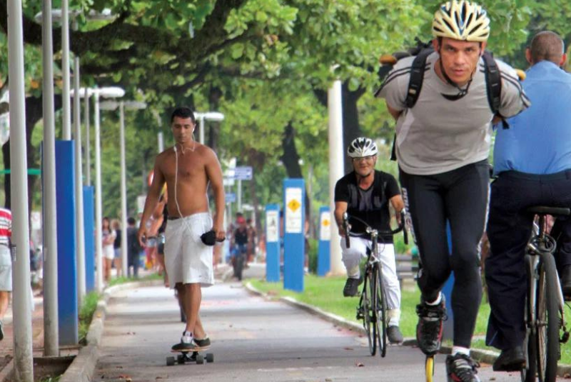 Ciclovia na orla de Santos
